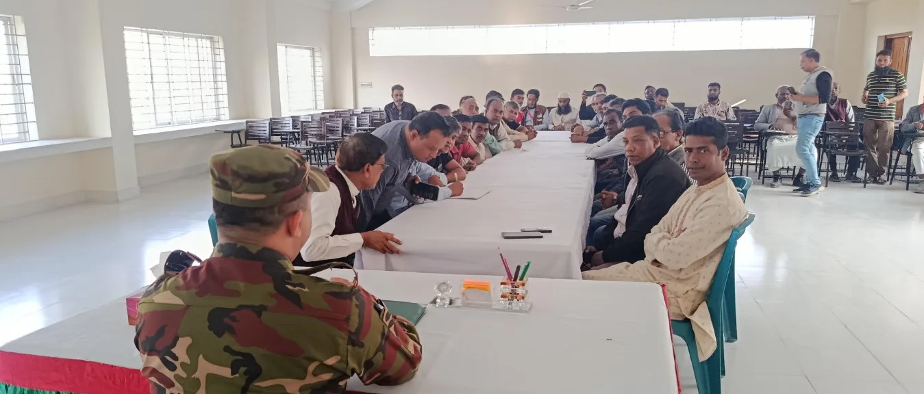 হিজলায় সেনাবাহিনীর হিন্দু সম্প্রদায়ের নেতৃবৃন্দের সাথে মতবিনিময়